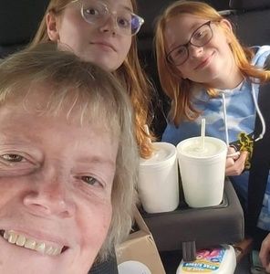 Meet your Posher, Lisa